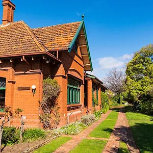 Buxton Manor 4*, Adelaide Australia