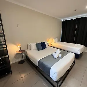 Motor 3*, Lismore Australia